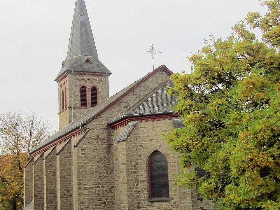 Mittelhof,_Kirche_St._Marien_2