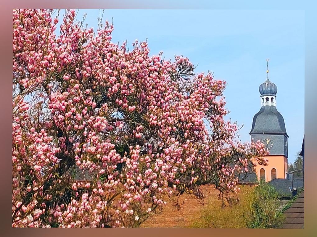 Im Frühjahr, Kirchturm Kreuzerhöhung